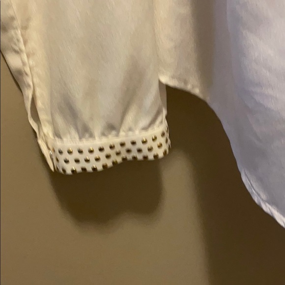 Cream colored blouse - Picture 3 of 3